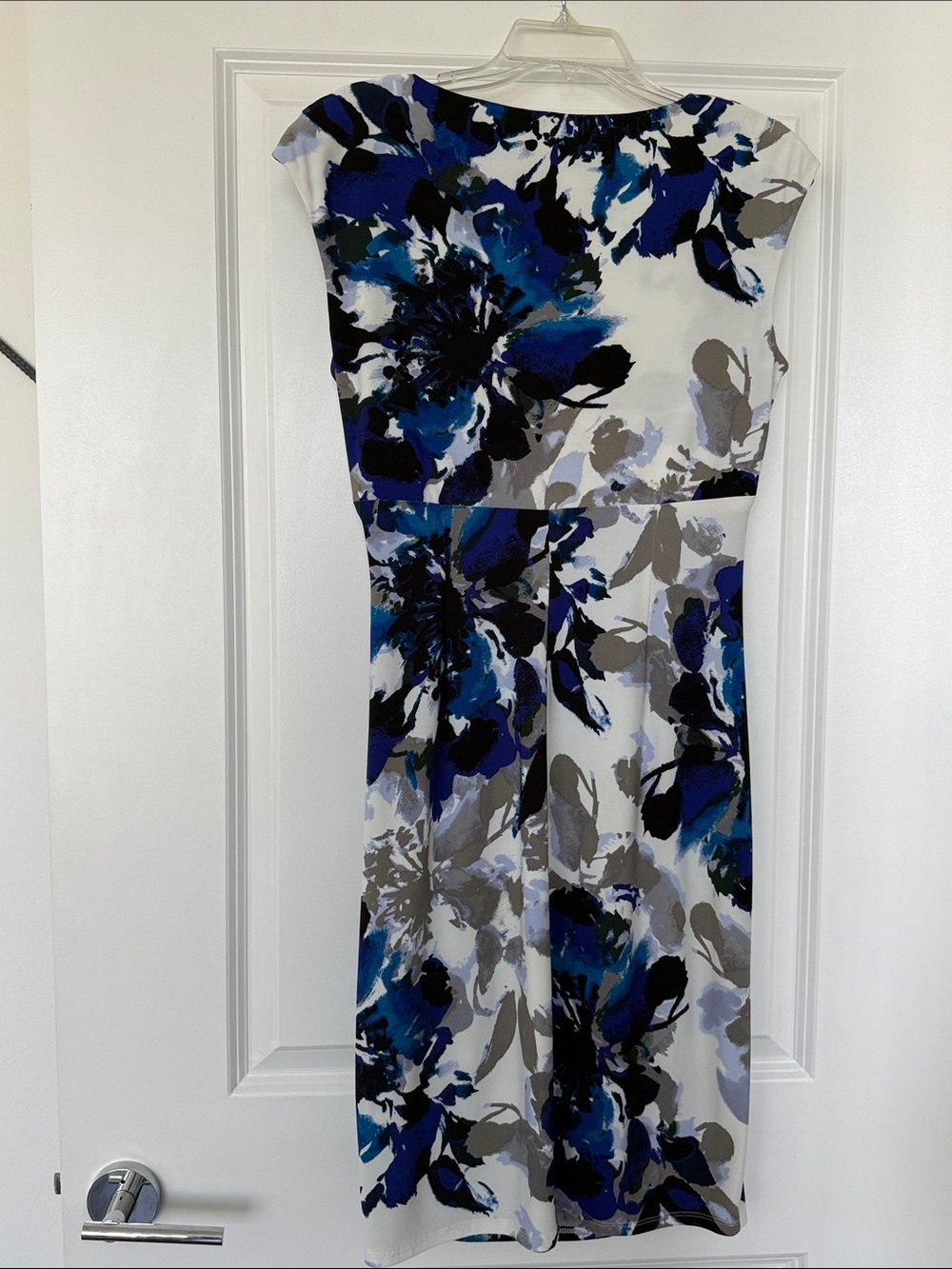 LAUREN Floral Sheath Dress in Blue and Gray - Picture 7 of 8